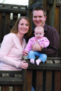 The Glanzers’ oldest son, Jeremy, (g’78), wife Jodi (Seibel g’99), and daughter Avery